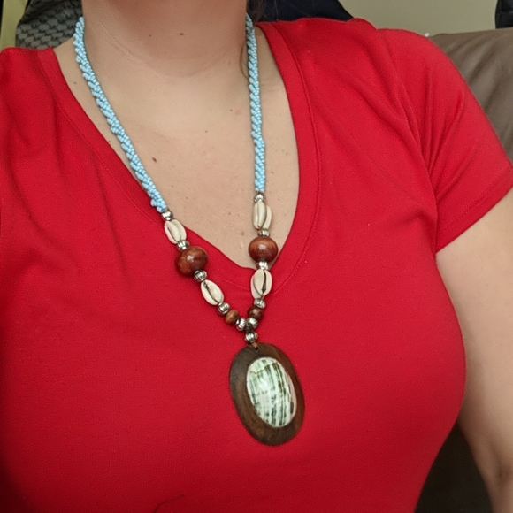 Beachy Necklace and Bracelet Set - Picture 4 of 5